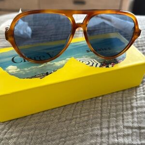 CLARE V
LIZZIE SUNGLASSES IN HAVANA TORTOISE